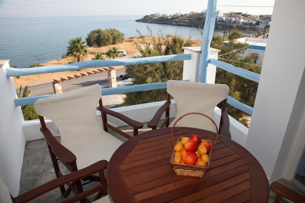 Agnadi Syros Beachfront Studios&Rooms Mégas Yialós-Nítes Habitación foto
